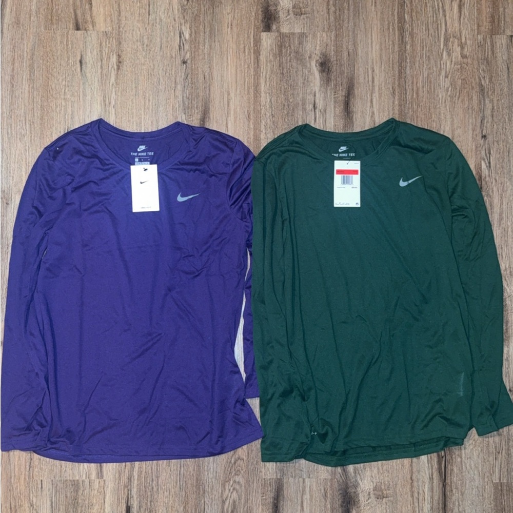 Women’s Nike long sleeve bundle of 2 size large
